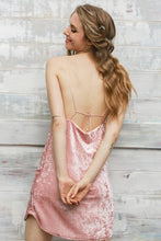 Charger l&#39;image dans la galerie, MC Velvet Party Dress